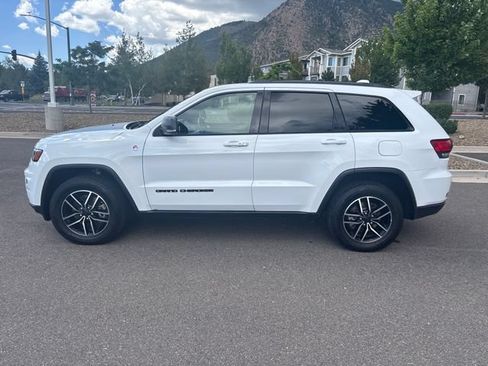 Used 2020 Jeep Grand Cherokee Trailhawk w/ Trailhawk Luxury Group AWD/4WD image 6
