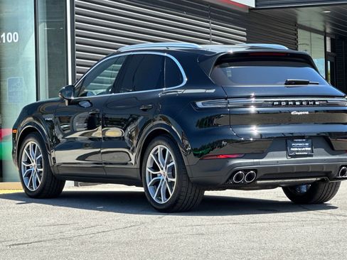 New 2026 Porsche Cayenne E-Hybrid AWD/4WD image 3
