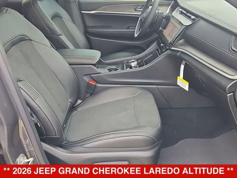 New 2026 Jeep Grand Cherokee Altitude AWD/4WD image 24
