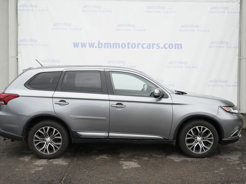 Used 2016 Mitsubishi Outlander SE AWD/4WD image 7