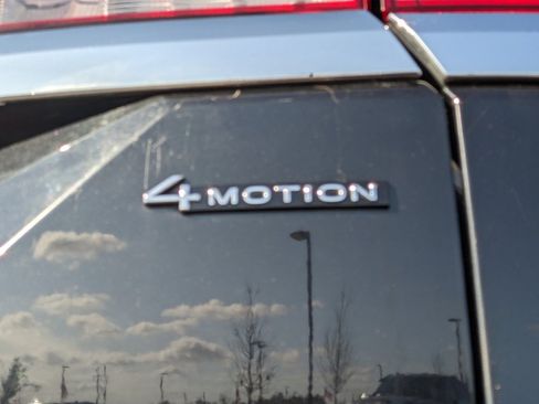 Used 2024 Volkswagen Atlas SE image 23