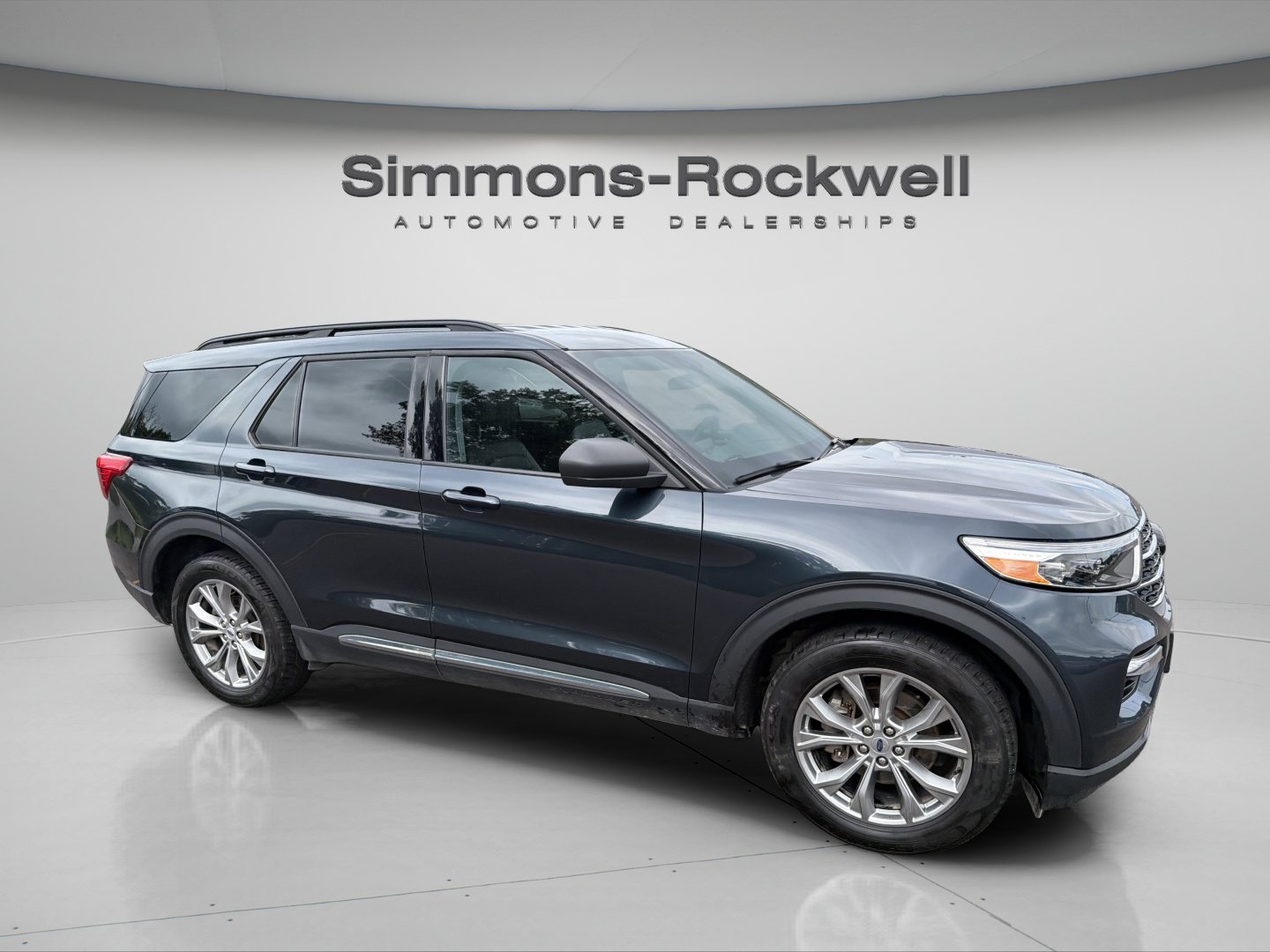 Used 2023 Ford Explorer XLT w/ Equipment Group 202A AWD/4WD image 6