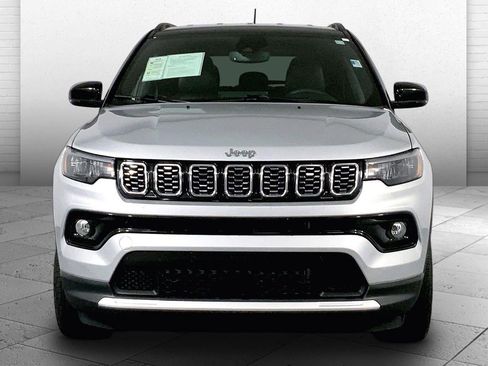 Used 2025 Jeep Compass Limited AWD/4WD image 2