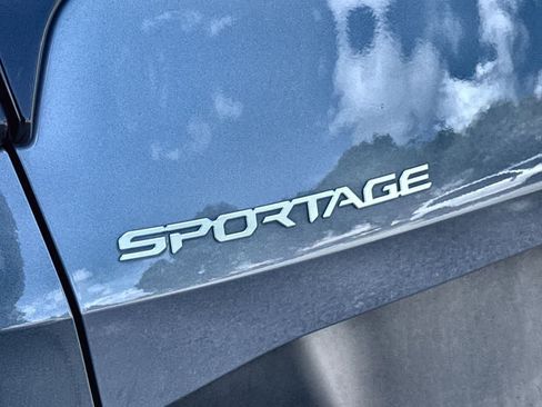 Used 2024 Kia Sportage EX FWD image 10
