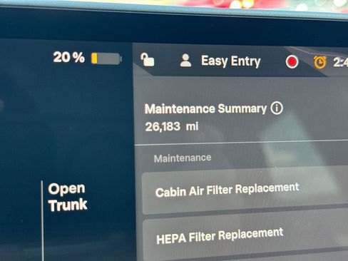 Used 2024 Tesla Model Y Long Range AWD/4WD image 8