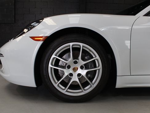 Used 2021 Porsche 718 Boxster w/ Premium Package RWD image 5