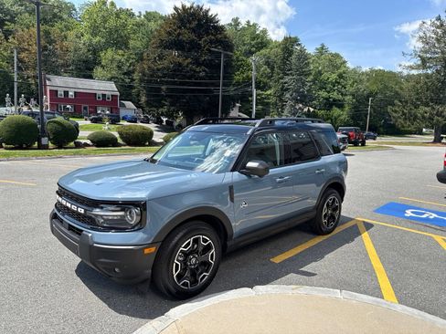 Used 2025 Ford Bronco Sport Outer Banks w/ Outer Banks Tech Package+ AWD/4WD image 4