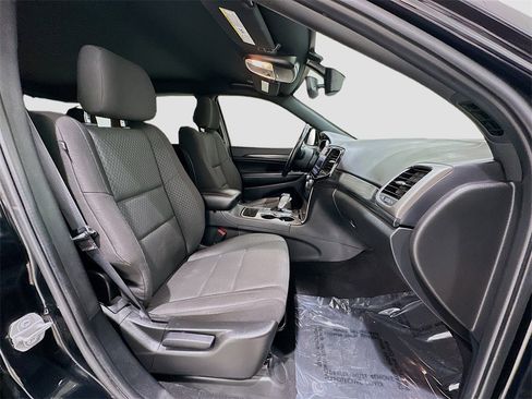 Used 2022 Jeep Grand Cherokee Laredo E image 27