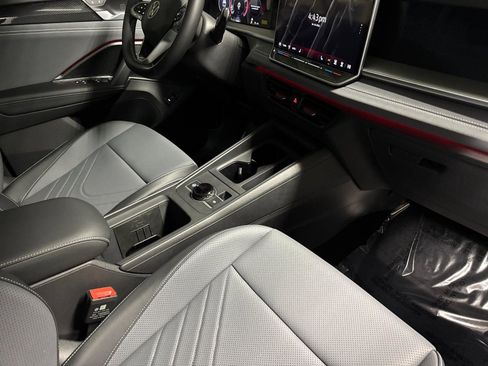 New 2026 Volkswagen Tiguan SE image 15