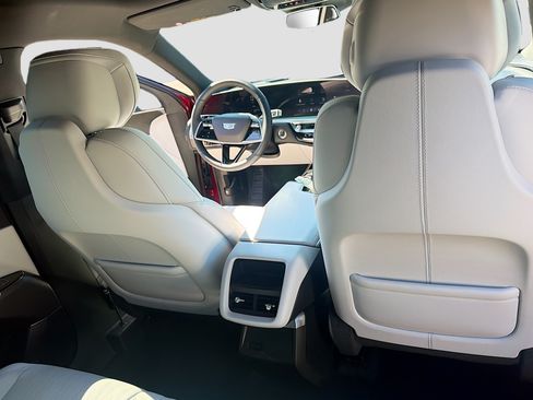 Used 2024 Cadillac Lyriq Luxury RWD image 31