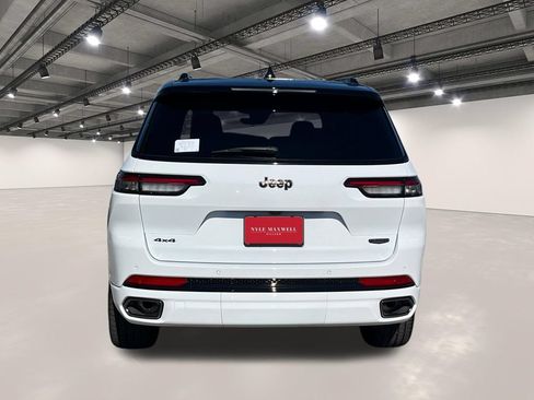 Used 2025 Jeep Grand Cherokee L Summit w/ Obsidian Package AWD/4WD image 15