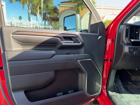 Used 2024 Chevrolet Silverado 3500 LT w/ Convenience Package image 30