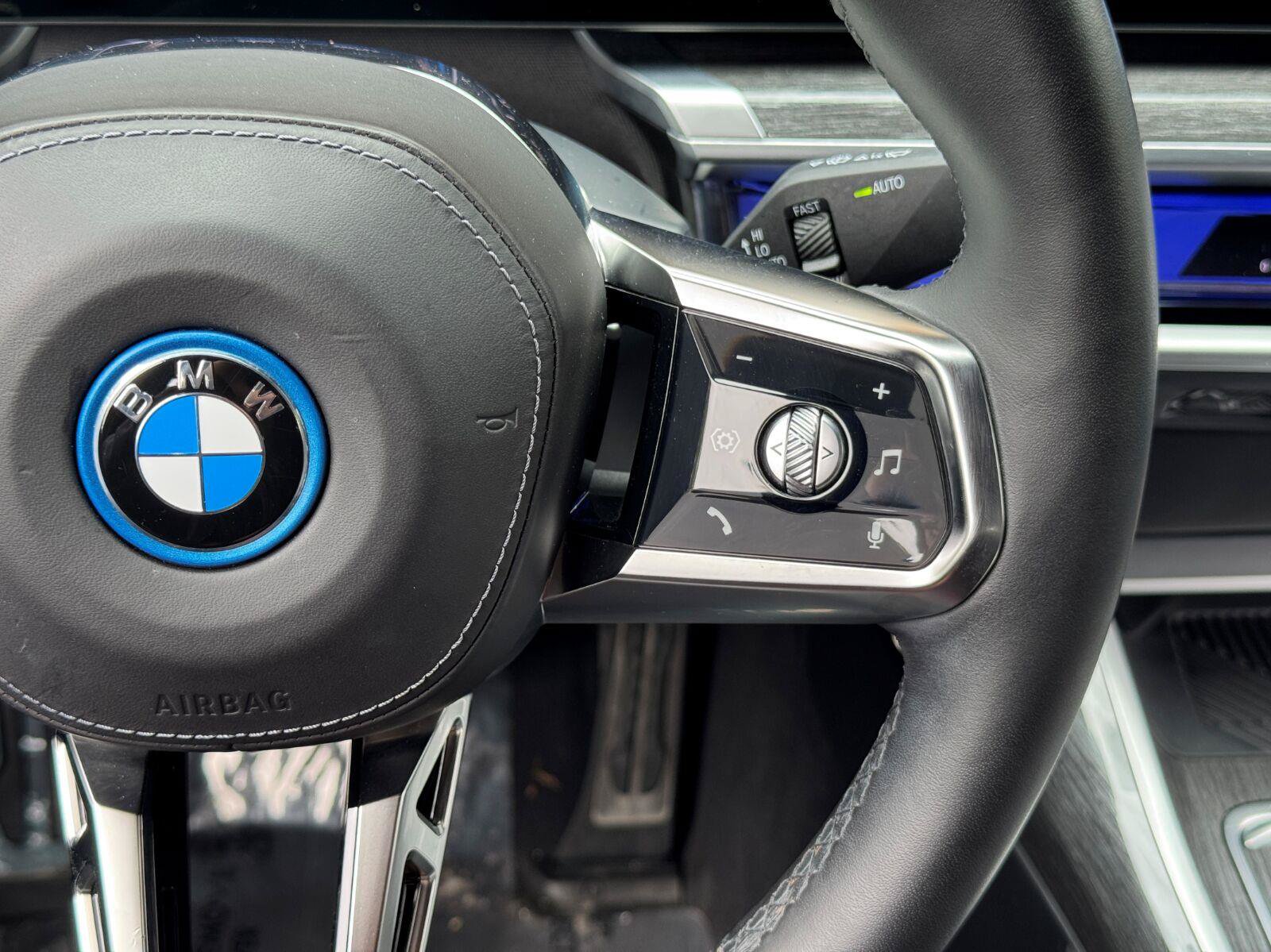 Used 2023 BMW i7 xDrive60 w/ Parking Assistance Package AWD/4WD image 23