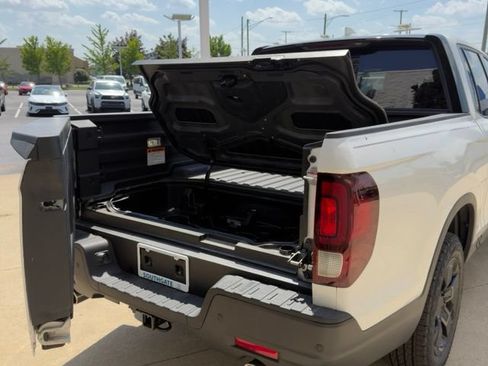 New 2026 Honda Ridgeline Black Edition image 14