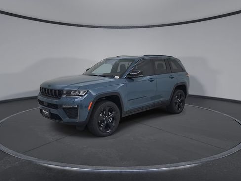 New 2026 Jeep Grand Cherokee Limited w/ Limited Altitude Package AWD/4WD image 7