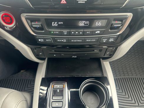Used 2020 Honda Pilot Touring image 18