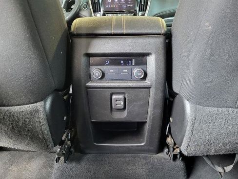 Used 2020 Chevrolet Traverse LT image 28