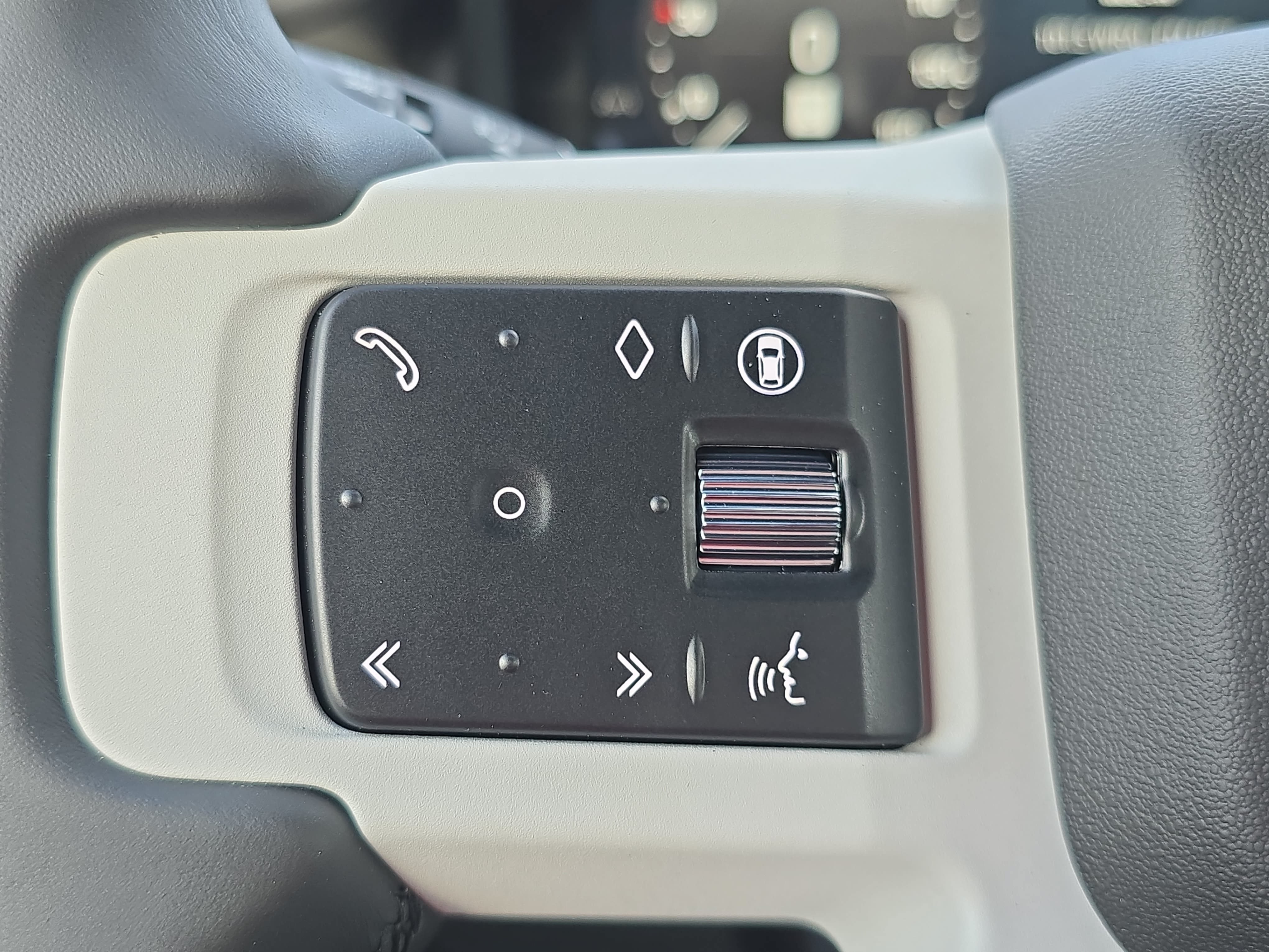 New 2026 Land Rover Defender 110 X-Dynamic SE AWD/4WD image 16