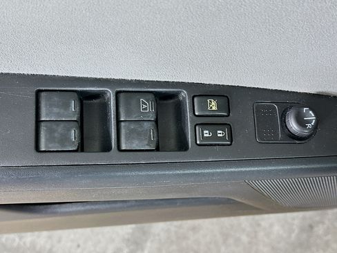 Used 2012 Nissan Sentra 2.0 SR FWD image 15