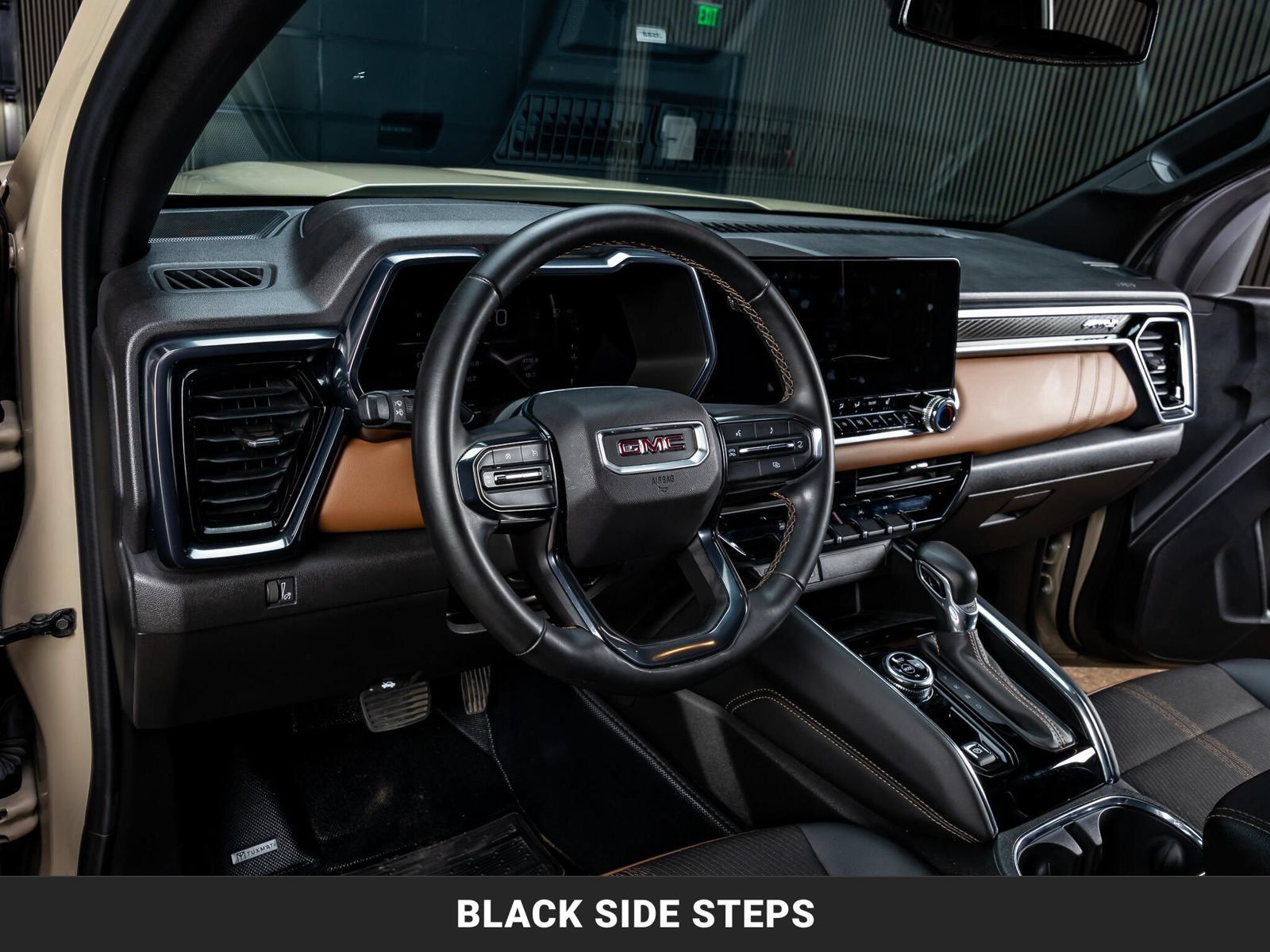 Used 2023 GMC Canyon AT4 w/ Technology Package AWD/4WD image 15