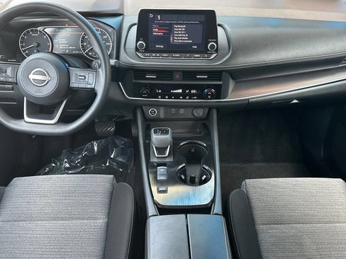 Used 2023 Nissan Rogue SV FWD image 12
