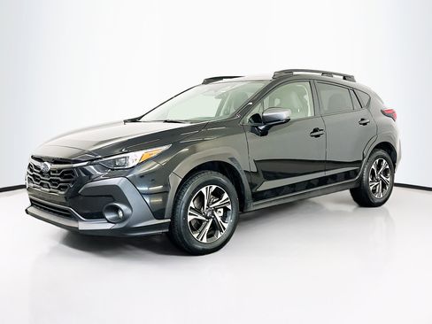 Used 2024 Subaru Crosstrek 2.0i Premium image 3