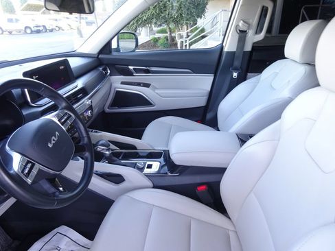 Used 2022 Kia Telluride S FWD image 13