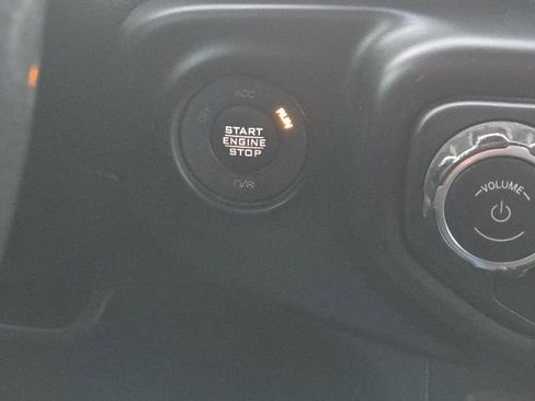 Used 2021 Jeep Gladiator Willys image 36