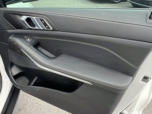 Used 2022 BMW X5 sDrive40i w/ Premium Package image 16
