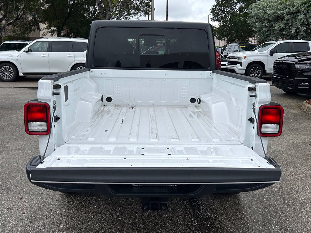 Certified 2025 Jeep Gladiator Sport AWD/4WD image 6