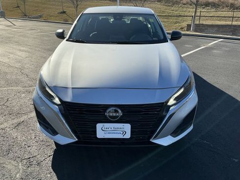 Used 2024 Nissan Altima 2.5 SV image 10