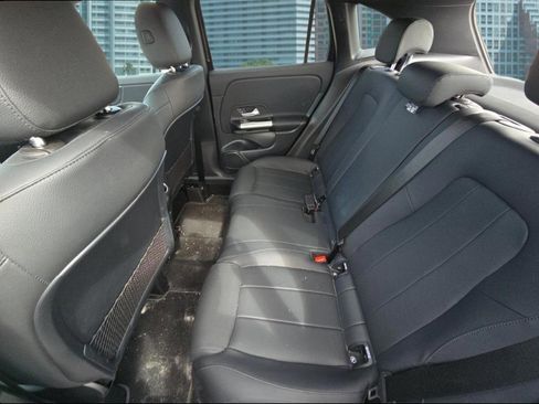 Used 2025 Mercedes-Benz GLA 250 image 10