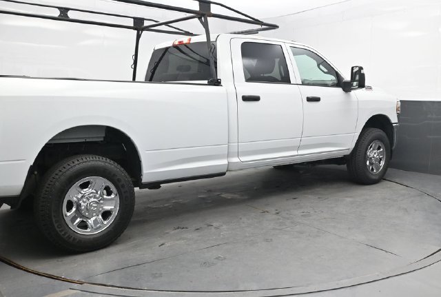 Used 2024 RAM 2500 Tradesman w/ Chrome Appearance Group AWD/4WD image 8