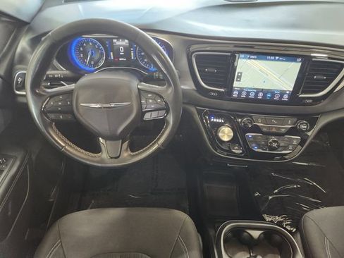 Used 2019 Chrysler Pacifica Touring Plus w/ S Appearance Package FWD image 28