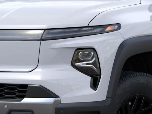 New 2025 Chevrolet Silverado EV LT image 10