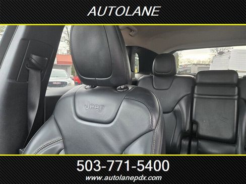 Used 2017 Jeep Cherokee Limited image 12