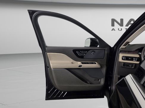 Used 2024 Lincoln Aviator Reserve w/ Elements Package Plus image 12