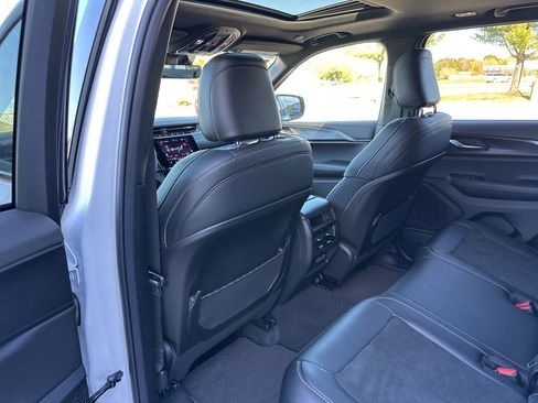 New 2025 Jeep Grand Cherokee Altitude AWD/4WD image 41