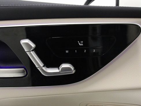 Certified 2025 Mercedes-Benz GLC 300 4MATIC image 23