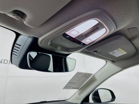 Used 2024 Volvo XC40 B5 Plus w/ Climate Package image 18