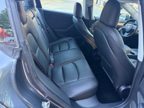 Used 2022 Tesla Model 3 Long Range image 12