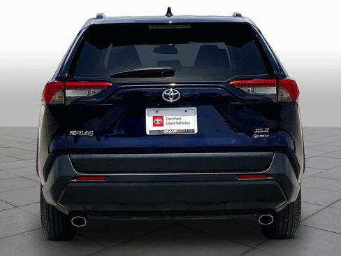 Used 2025 Toyota RAV4 XLE AWD/4WD image 5