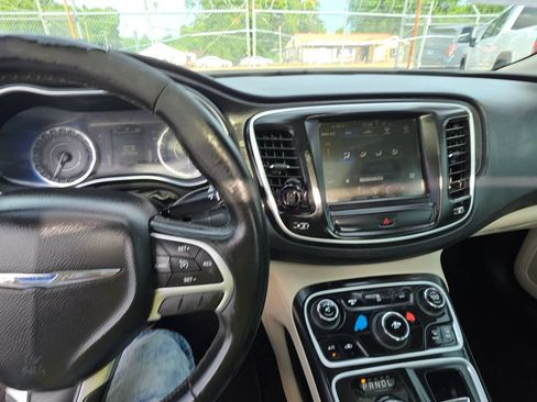 Used 2016 Chrysler 200 Limited w/ Anniversary Edition FWD image 18