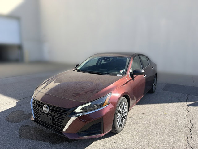 Used 2025 Nissan Altima 2.5 SV FWD image 12