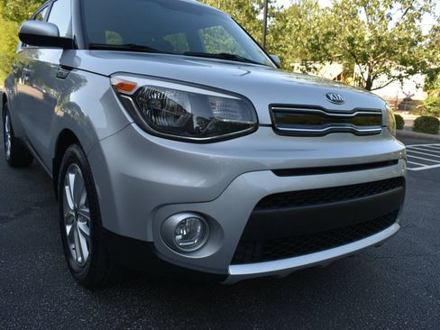 Used 2017 Kia Soul + FWD image 36