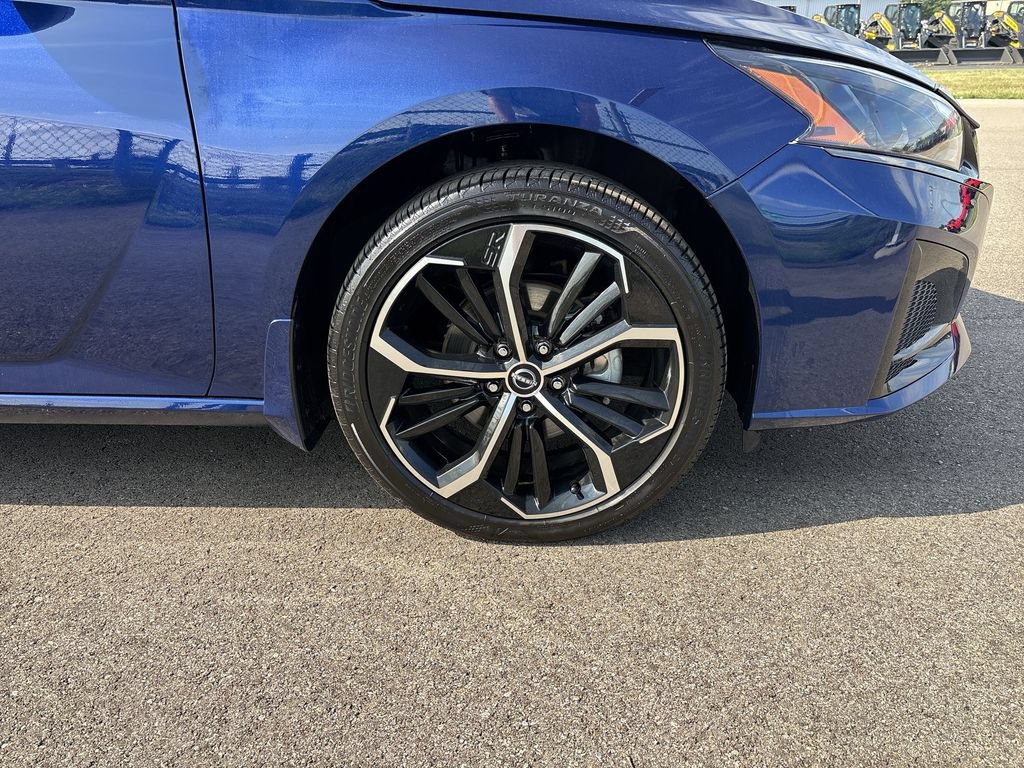Certified 2024 Nissan Altima 2.5 SR AWD/4WD image 15