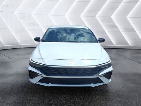 Used 2025 Hyundai Elantra Sport FWD image 8