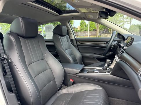 Used 2018 Honda Accord Touring image 26