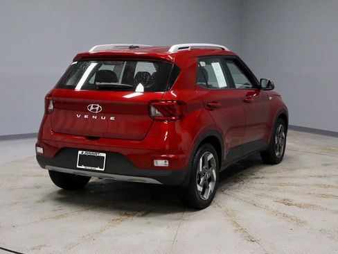 Certified 2025 Hyundai Venue SEL image 14