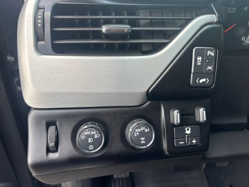 Used 2019 GMC Yukon SLT w/ Premium Edition AWD/4WD image 10